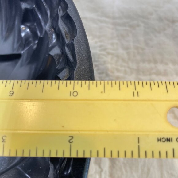 Nordic Ware Cast Aluminum Flower Bundt Pan 10 Cup Capacity Nonstick Black Finish - Picture 10 of 11